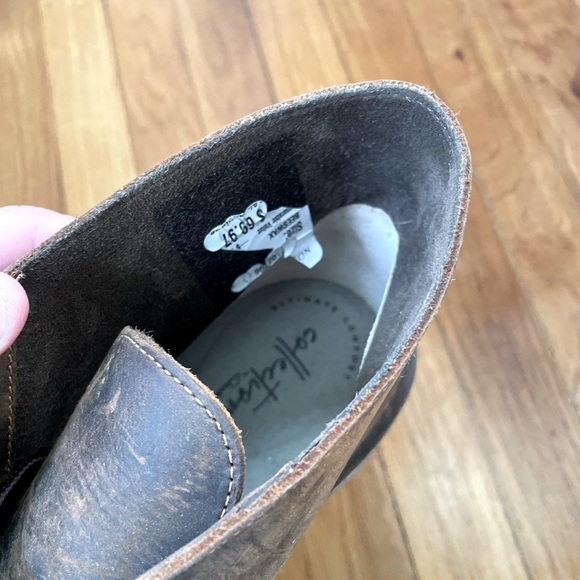 Clarks Chukka - 9 - Picture 3 of 5